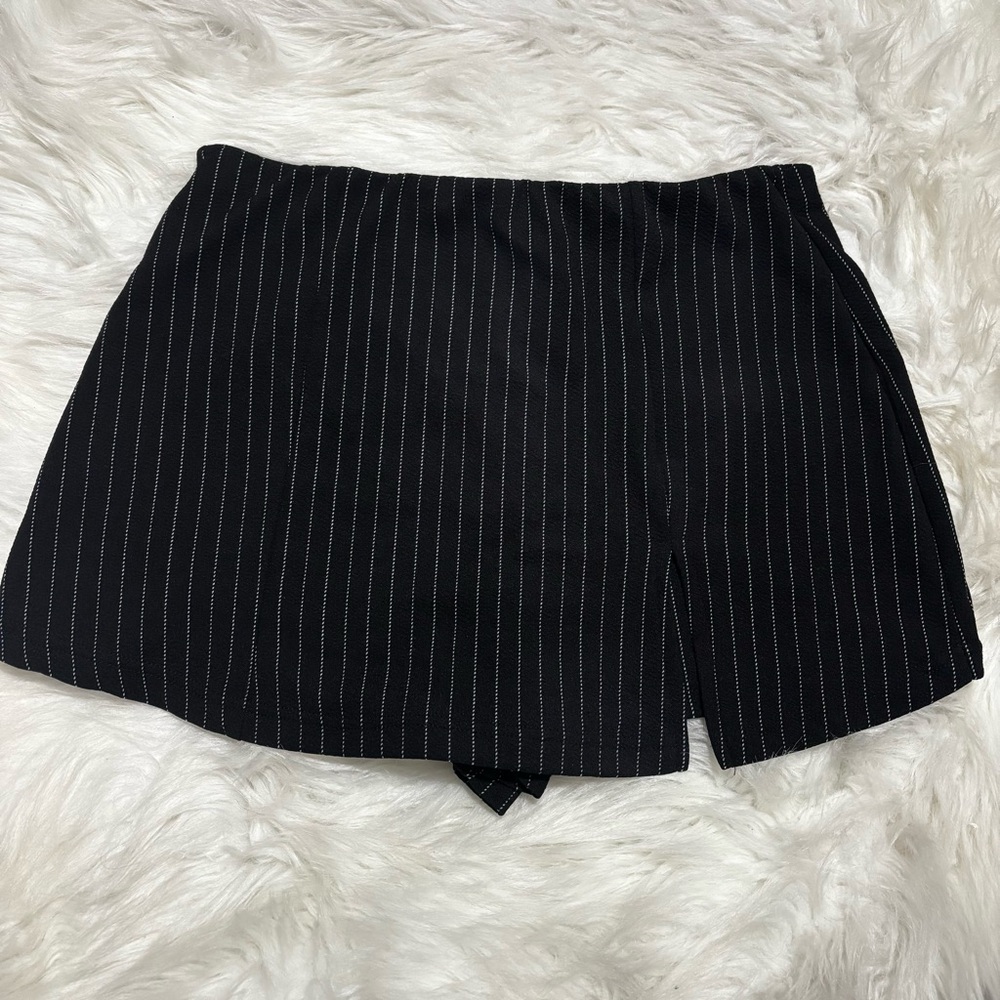 Black Pinstripe Skort – Size XL